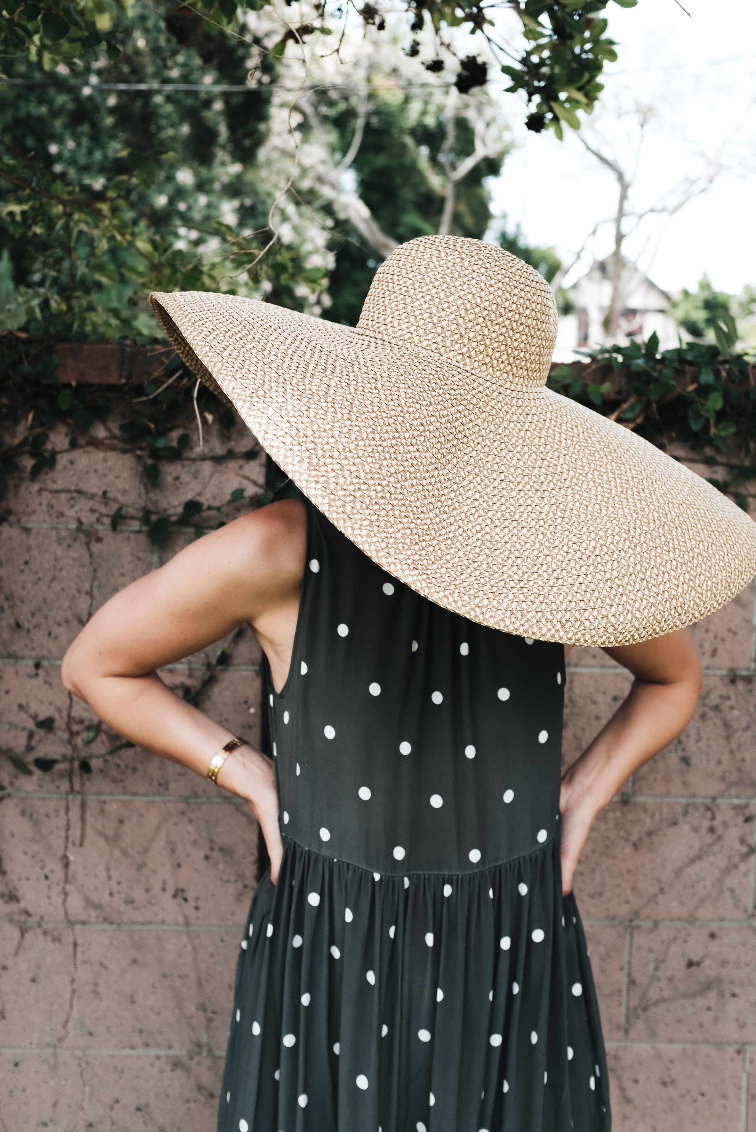 giant floppy hat